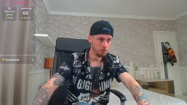 JonahShaw Adlı Modelin Canlı XXX Sohbeti
