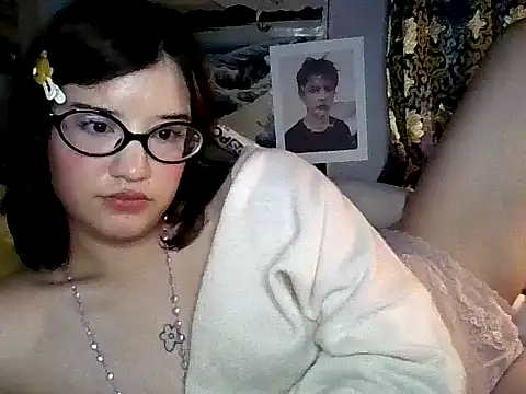 lizzyzyzyy Adlı Modelin Canlı XXX Sohbeti