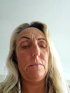 Czat XXX na żywo – theblondecocklover