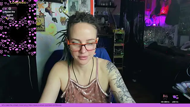 LisaFoxy_y's Live XXX Chat