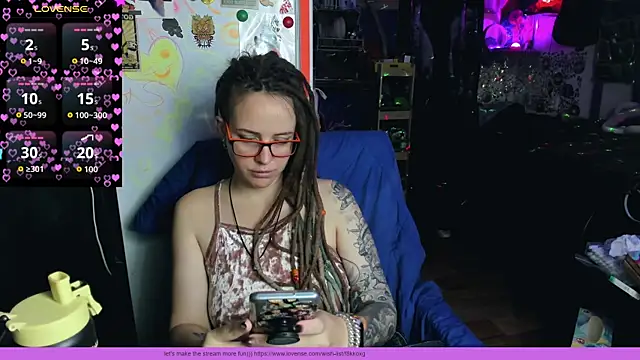 Chatroom XXX en direct de LisaFoxy_y