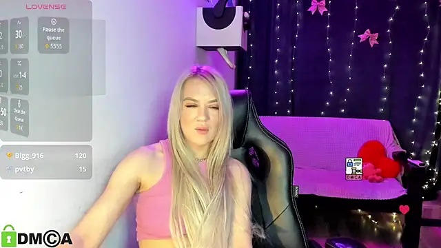 CrystalGirl99 Adlı Modelin Canlı XXX Sohbeti