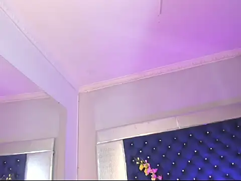 DANITENDER555 Show in webcam
