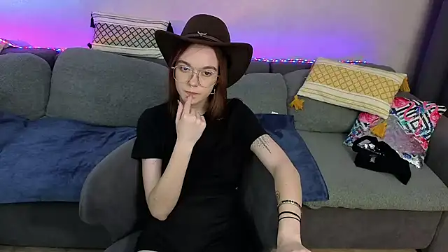 SunyLily live XXX chat