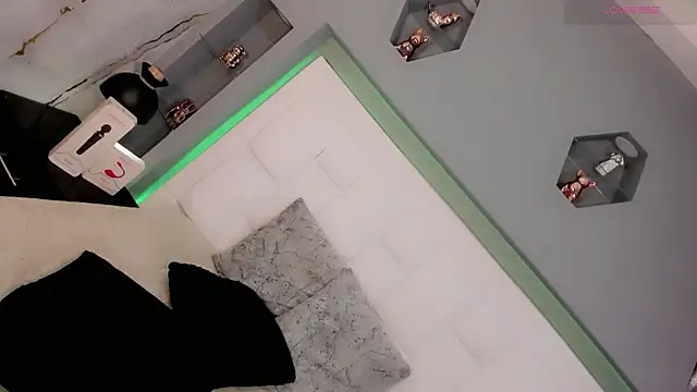 Ariia-janee's Live XXX Chat