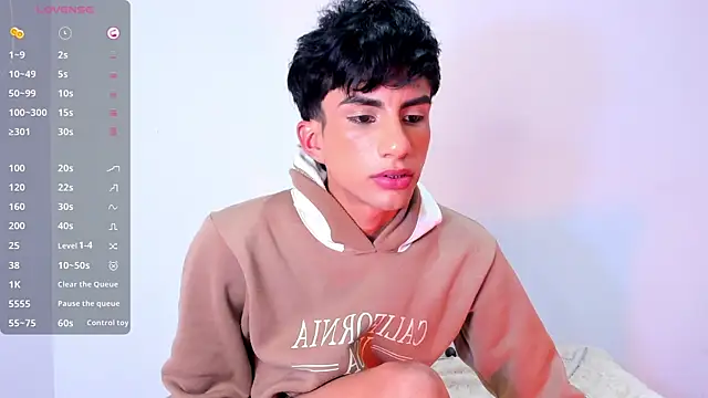 Онлайн чат XXX Erick_Velveth