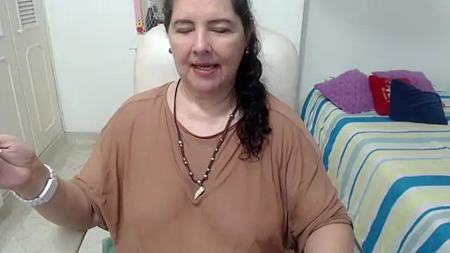 leonela_69's Live XXX Chat