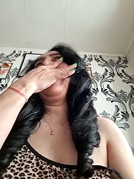 CharmingLadyMira Webcam show