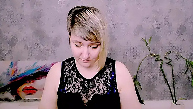 Djullia Live XXX-chat