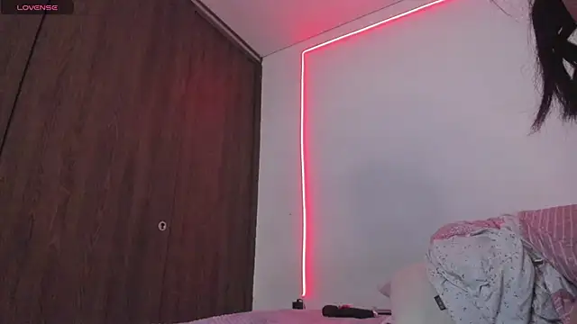 XXX chat uživo modela maazikeenx