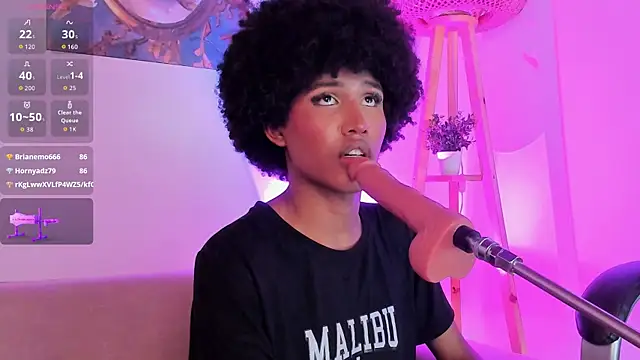 NaomiSaenz_ webkamerás műsora