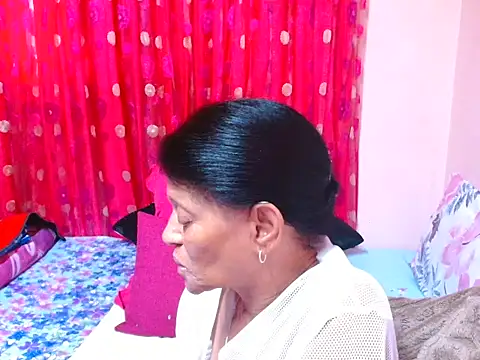 sluttyrox Show in webcam