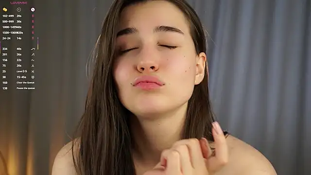 Chat +18 de LettySlovacek ao vivo