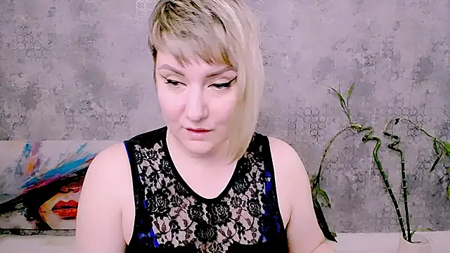 Djullia Live XXX-Chat