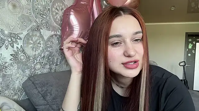 Cherryliveo Adlı Modelin Canlı XXX Sohbeti