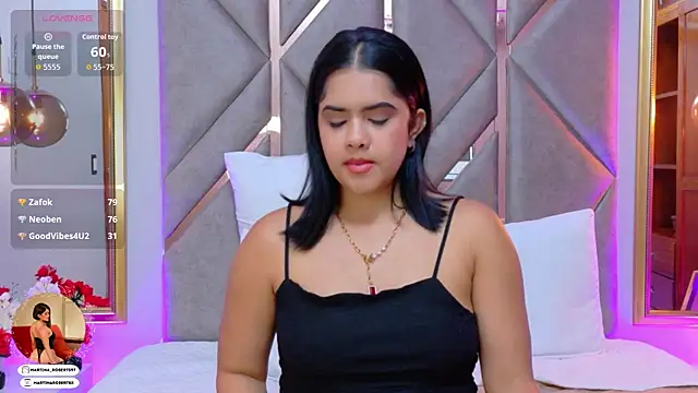 Martina-Roberts- – Naživo XXX chat