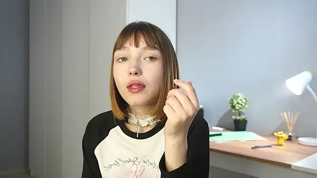 Leyla_crsh Adlı Modelin Canlı XXX Sohbeti