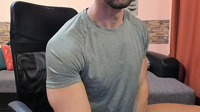 HotHunkTrainer: διαδικτυακό σόου στην κάμερα