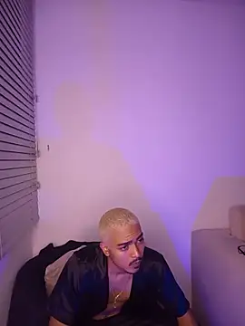 axelstone1 Show in webcam