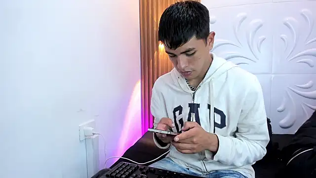دردشة Maik_Russo الجنسية المباشرة
