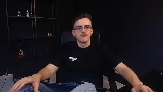 FelixStarkk Chat XXX in diretta