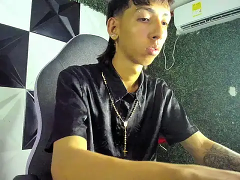 Show modela charly_joseph na web-kameri