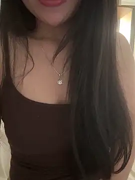 Lilyy_babyy 在線直播表演