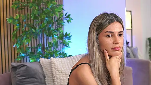 Czat XXX na żywo – Avril_Cyrus
