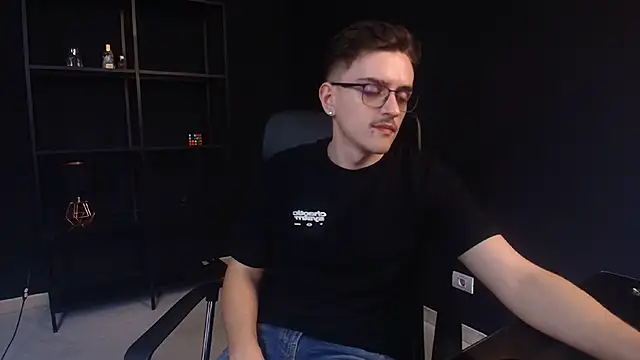 FelixStarkk élő XXX-chatje