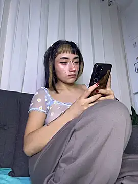 baby_akuma élő XXX-chatje