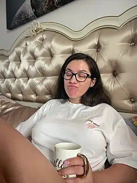 HotXMom_ élő XXX-chatje