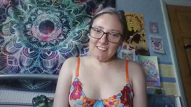 Izzylove47 Live XXX-Chat