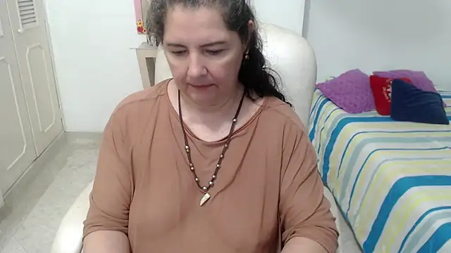 Chat +18 de leonela_69 ao vivo