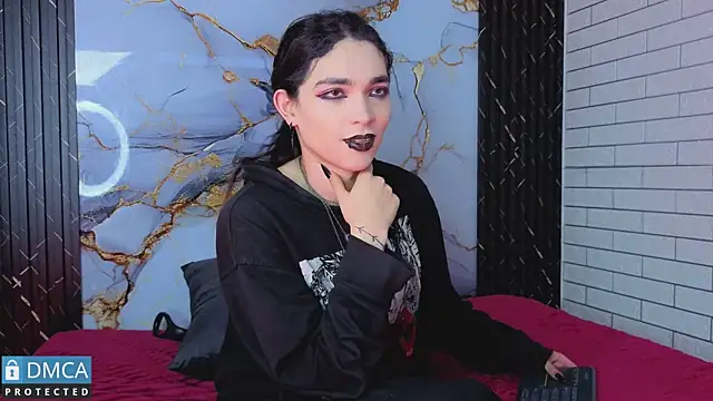MaeveKuro Adlı Modelin Canlı XXX Sohbeti