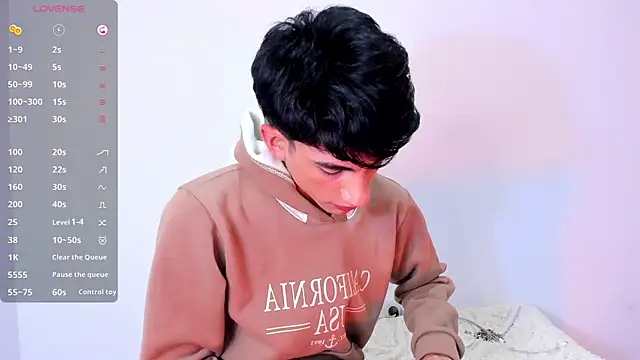 Erick_Velveth Adlı Modelin Canlı XXX Sohbeti