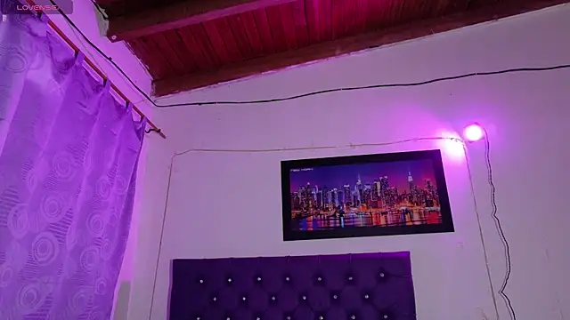 Chatroom XXX en direct de ebony_NeighborMoans