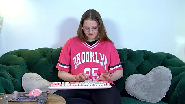 AlexaAvery's Webcam Show