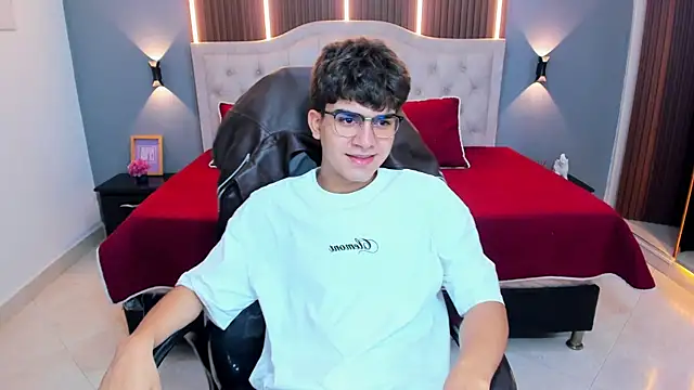 Živý XXX chat Tommy18__