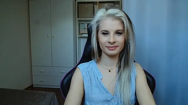KristineGlow Chat XXX live
