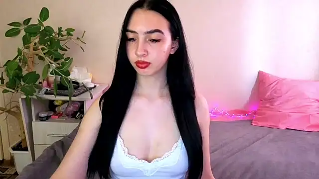WildKittenX_ live XXX chat