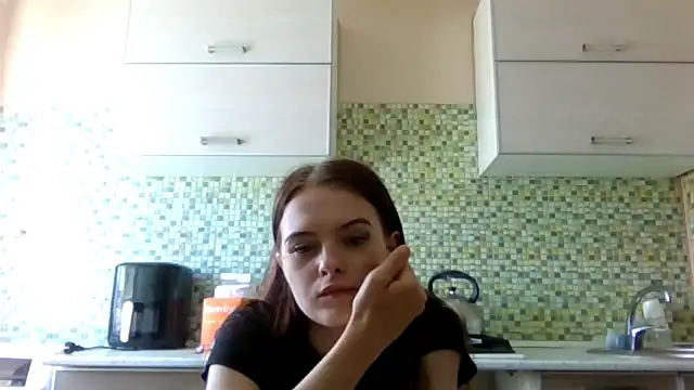KikiAmino Chat XXX in diretta