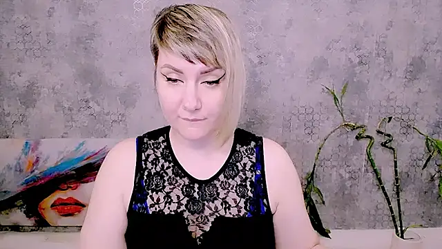 Djullia Chat XXX in diretta