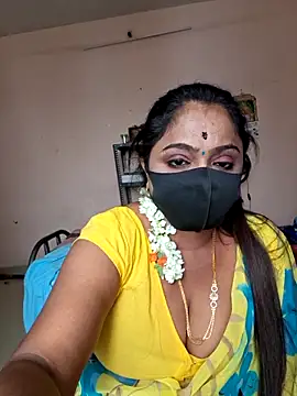 queendivya Show in webcam