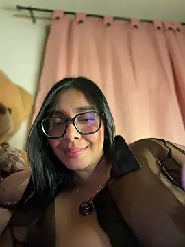 MiaSofia__ Show in webcam
