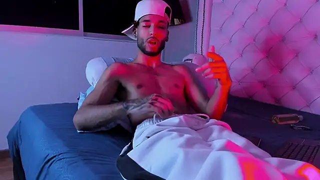 Thiagoferreti's Webcam Show