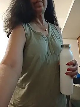 NakedMILFx Chat XXX live