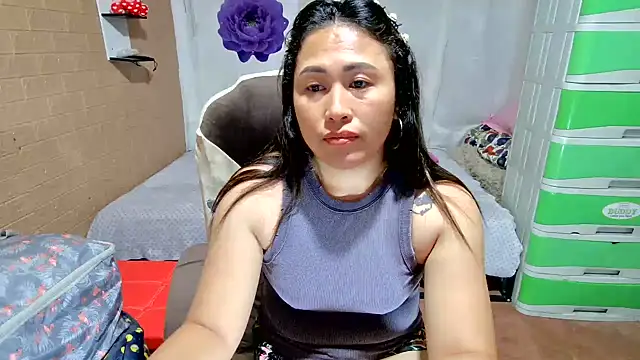 Filipina_Desire Adlı Modelin Canlı XXX Sohbeti