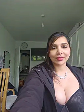 AfghanPrincess' Live XXX Chat