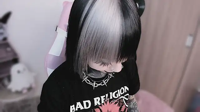 shes_creepy: онлайн-секс-чат