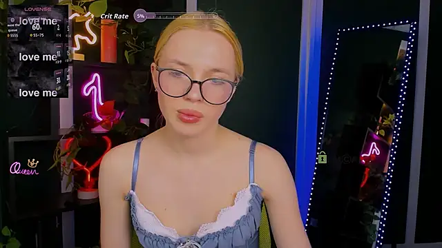sendi_cais élő XXX-chatje